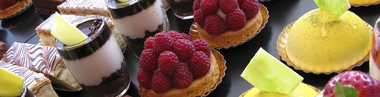 Catégorie Desserts - Maison Bacchus Traiteur : Flan pâtissier vanille , Entremet chocolat fruits rouges , Mousse au chocolat ...
